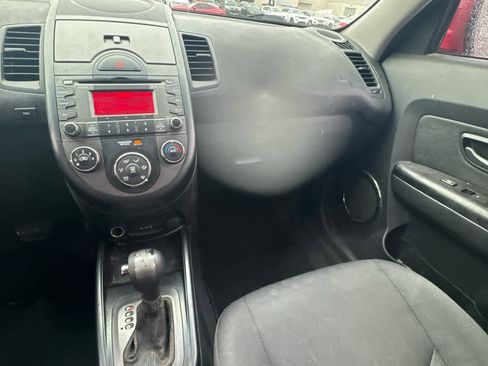 Used 2011 Kia Soul + image 16