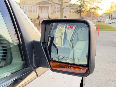 Used 2015 Lincoln Navigator L 4WD image 92