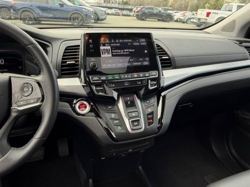 Used 2023 Honda Odyssey Touring image 14