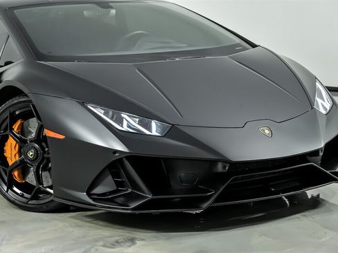 Used 2020 Lamborghini Huracan EVO AWD/4WD image 2