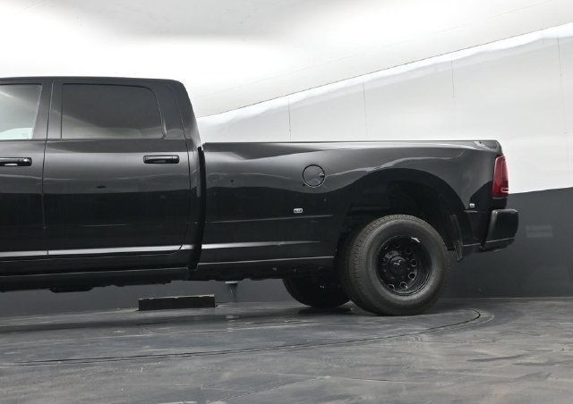 New 2026 RAM 3500 Laramie AWD/4WD image 48