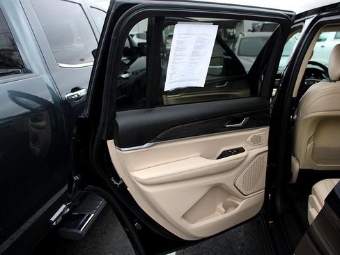 Used 2021 Jeep Grand Cherokee L Limited image 24