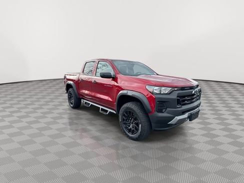 Certified 2024 Chevrolet Colorado Trail Boss w/ Advanced Trailering Package image 2