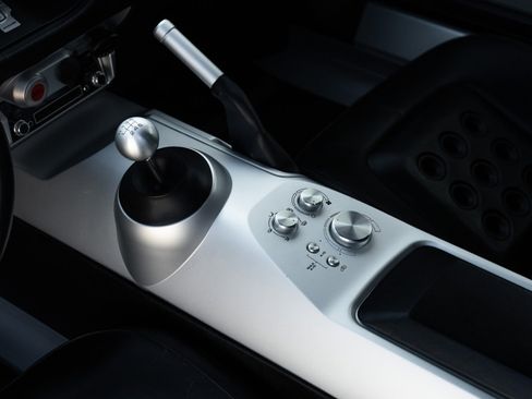 Used 2005 Ford GT image 24