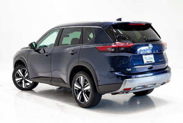 Used 2026 Nissan Rogue SL AWD/4WD image 3