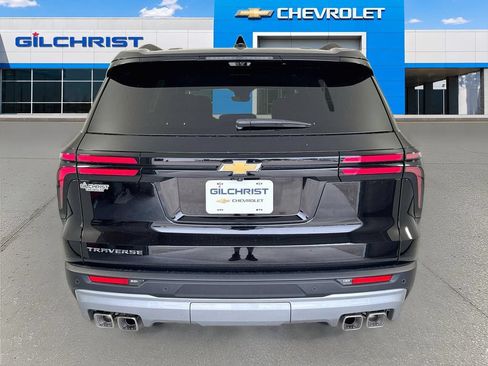 New 2027 Chevrolet Traverse LT w/ Sun and Wheel Package FWD image 6