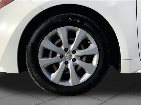 Used 2022 Toyota Corolla LE FWD image 11