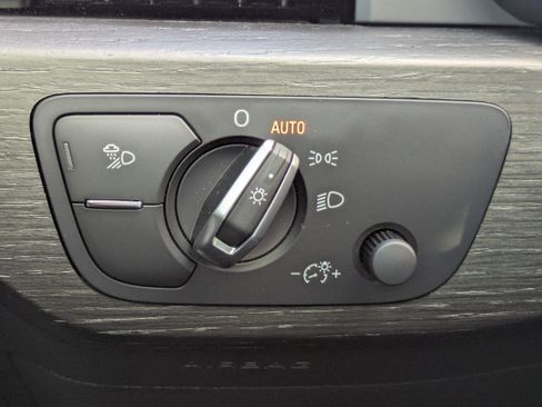 Used 2021 Audi A4 2.0T Premium Plus w/ Premium Plus Package image 24