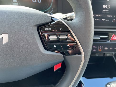 New 2026 Kia Niro LX FWD image 24