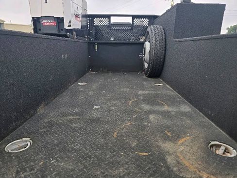 Used 2022 Ford F550 4x4 Crew Cab Super Duty w/ Power Equipment Group image 10