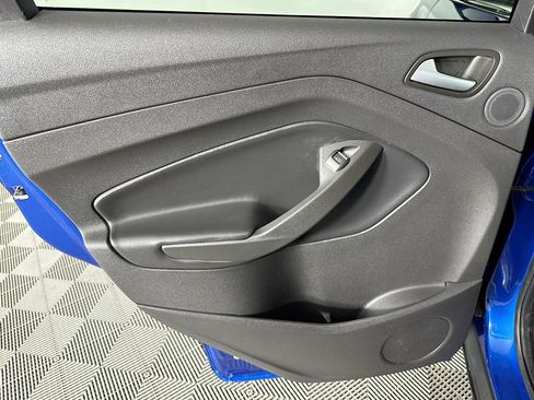 Used 2019 Ford Escape Titanium image 25