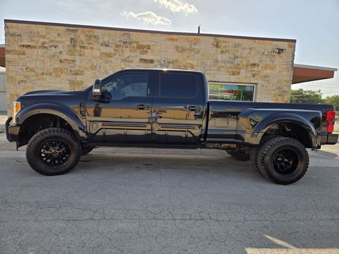Used 2017 Ford F350 Lariat w/ Lariat Ultimate Package AWD/4WD image 1