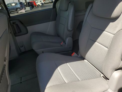 Used 2010 Dodge Grand Caravan SXT image 12