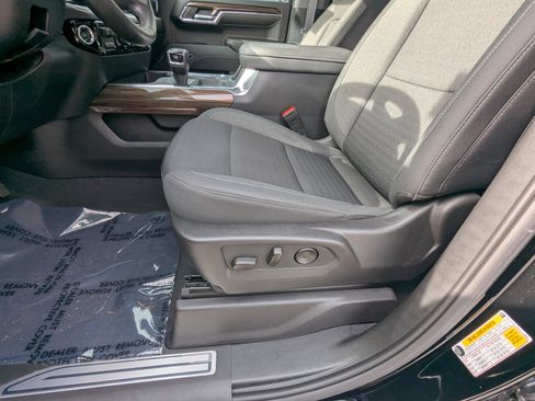 Used 2024 Chevrolet Silverado 1500 LT w/ Z71 Off-Road Package image 15