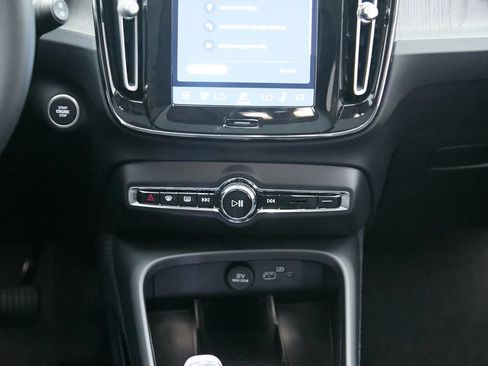 New 2026 Volvo XC40 B5 Ultra w/ Climate Package AWD/4WD image 28