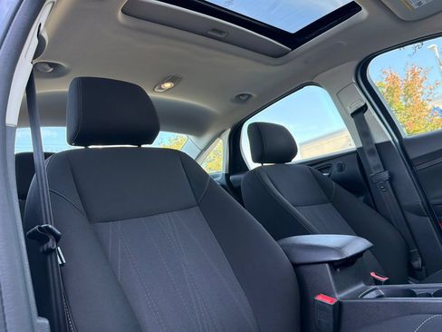 Used 2018 Ford Focus SEL FWD image 16