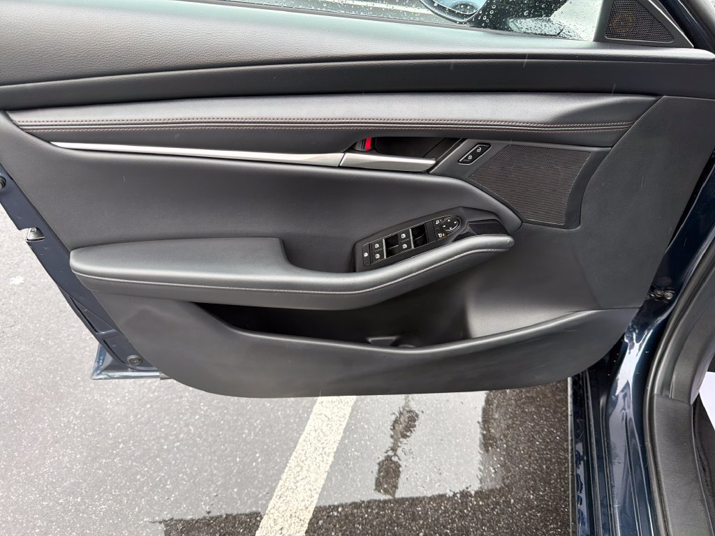 Used 2025 MAZDA MAZDA3 s FWD image 15