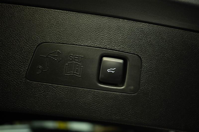 Used 2022 Lincoln Corsair FWD w/ Premium Package image 8