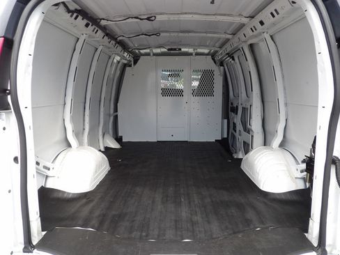 Used 2020 Chevrolet Express 2500 w/ Driver Convenience Package RWD image 42