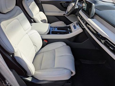 Used 2025 Lincoln Aviator Reserve w/ Luxury Package image 23