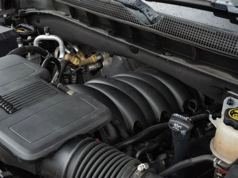 Used 2021 Chevrolet Suburban LT image 22