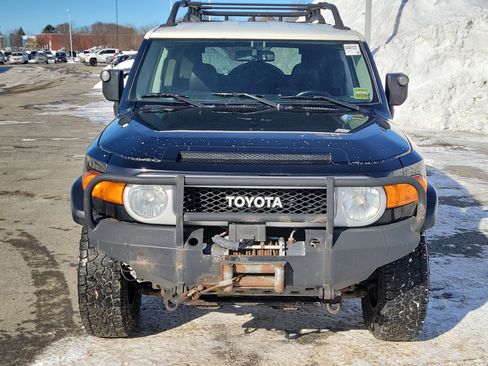 Used 2010 Toyota FJ Cruiser 4WD image 2