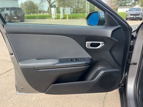 Used 2025 Kia K4 FWD image 12