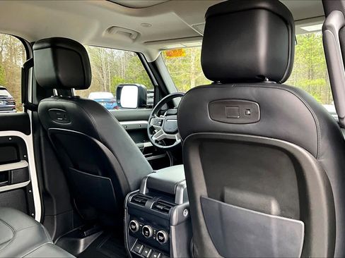 Used 2020 Land Rover Defender 110 HSE image 21
