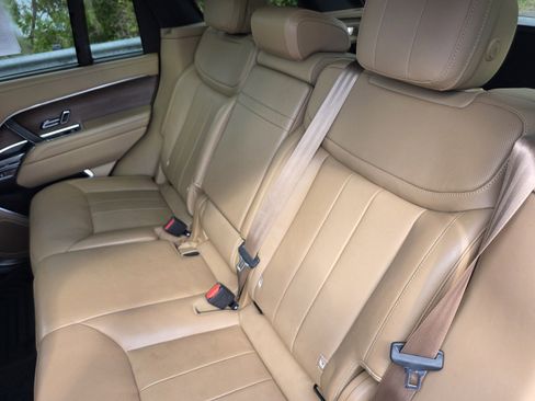 Used 2023 Land Rover Range Rover SE image 15