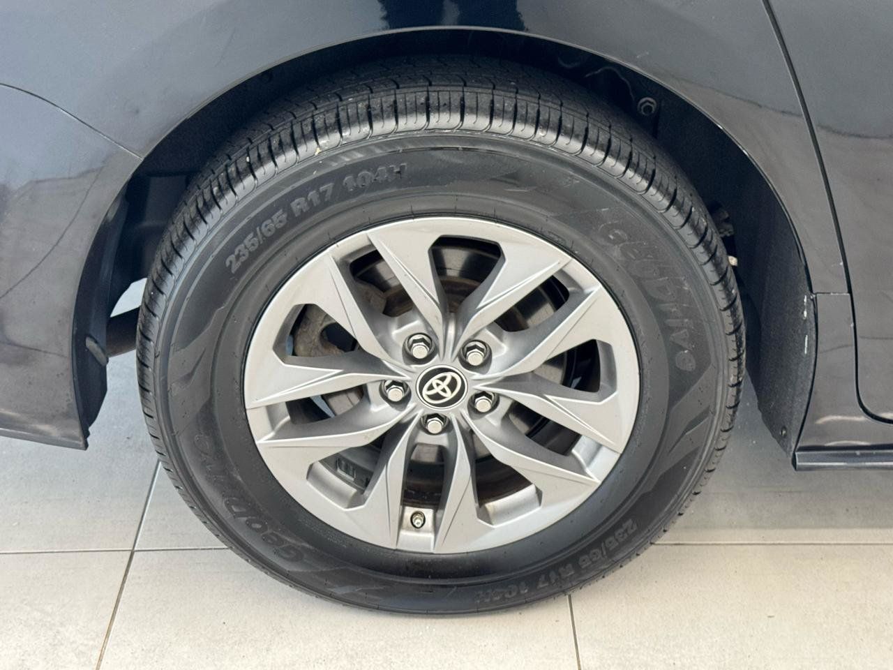 Used 2024 Toyota Sienna LE AWD/4WD image 34