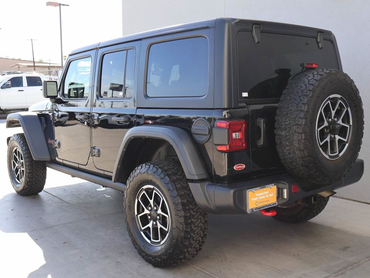 Used 2025 Jeep Wrangler Unlimited Rubicon AWD/4WD image 3