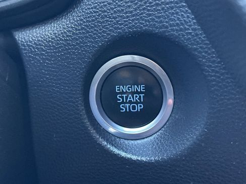 Used 2022 Toyota Corolla Cross LE image 20