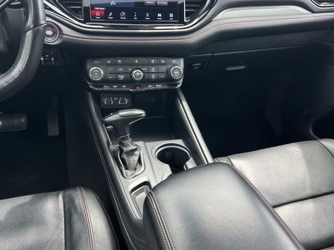 Used 2024 Dodge Durango GT RWD image 17