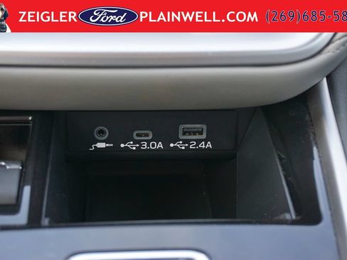 Used 2023 Subaru Outback Premium AWD/4WD image 21