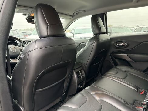 Used 2021 Jeep Cherokee Latitude Lux w/ Comfort/Convenience Group AWD/4WD image 20