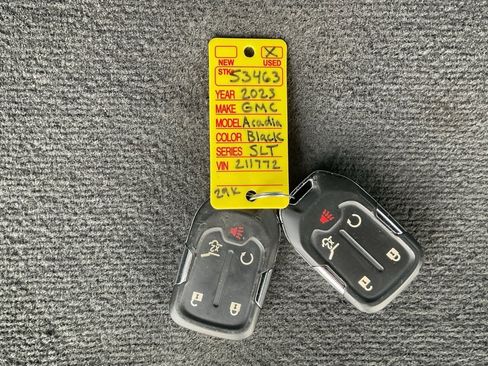 Used 2023 GMC Acadia SLT w/ Preferred Package image 24