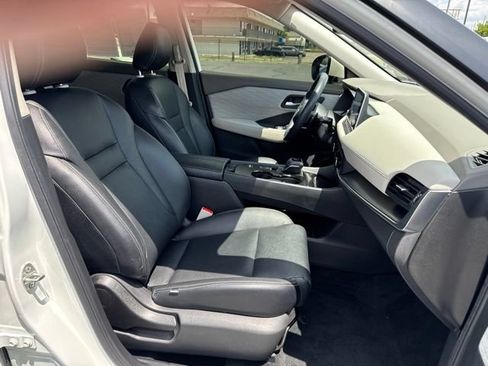 Used 2023 Nissan Rogue SV FWD image 19