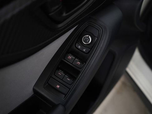 Used 2023 Subaru Crosstrek 2.0i Premium image 22