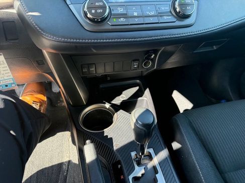 Used 2014 Toyota RAV4 XLE FWD image 10