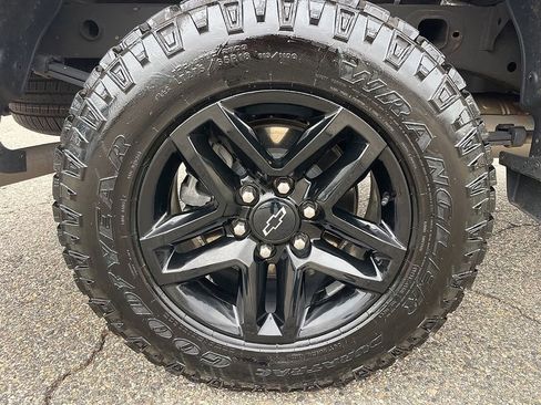 Used 2023 Chevrolet Silverado 1500 Custom Trail Boss image 10