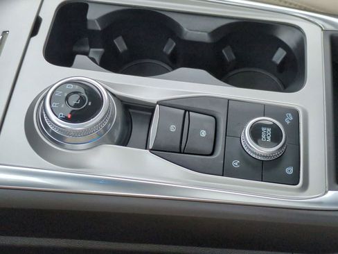 Used 2023 Ford Explorer Platinum w/ Technology Package AWD/4WD image 34