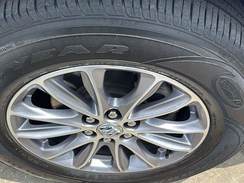 Certified 2024 Buick Enclave Essence AWD/4WD image 9