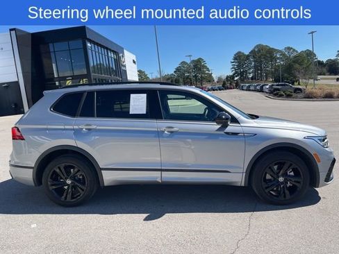 Certified 2023 Volkswagen Tiguan SE R-Line image 4
