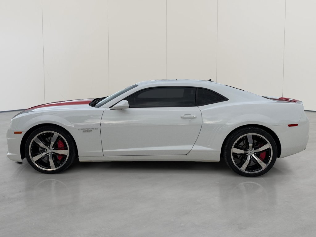 Used 2010 Chevrolet Camaro SS w/ RS Package RWD image 2