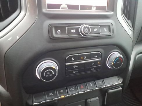 Used 2022 Chevrolet Silverado 1500 Custom image 15