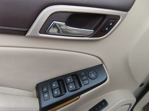 Used 2015 GMC Yukon Denali w/ Premium Package AWD/4WD image 24