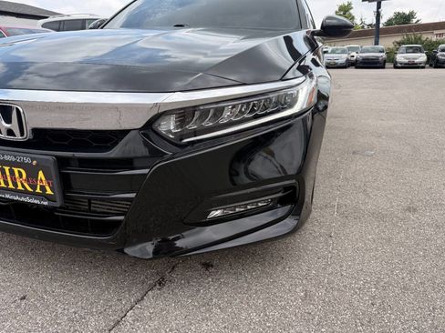 Used 2018 Honda Accord Touring image 15