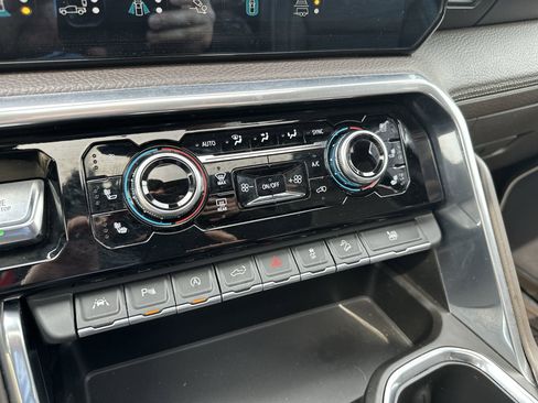 Certified 2023 GMC Sierra 1500 Denali AWD/4WD image 18
