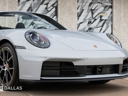 Used 2025 Porsche 911 Carrera image 2
