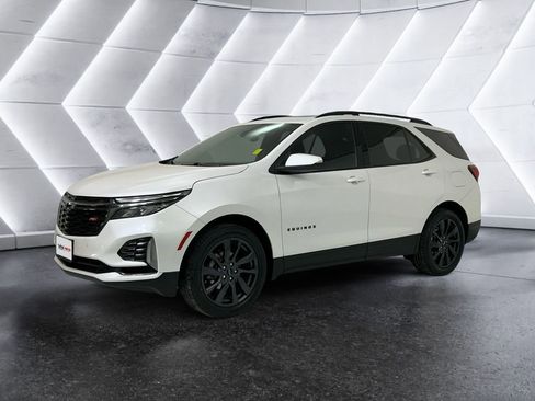 Used 2023 Chevrolet Equinox RS w/ RS Leather Package image 3